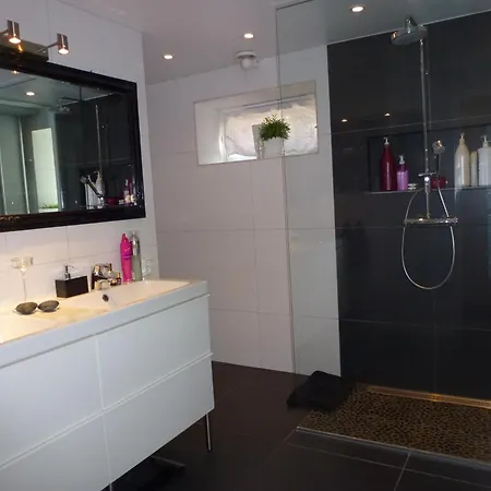 Apartment Sentrumsnaer Leilighet M/panorama Utsikt, Gode Solforhold Og Flott Uteomrade
