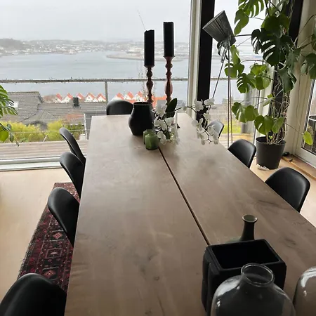 Sentrumsnaer Leilighet M/panorama Utsikt, Gode Solforhold Og Flott Uteomrade Stavanger